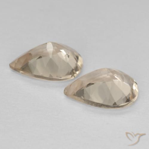 Gemas de Morganita Dorado claro natural de 1.74 ct, En forma de pera, VS