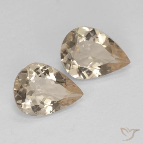 Gemas de Morganita Dorado claro natural de 1.68 ct, En forma de pera, VS
