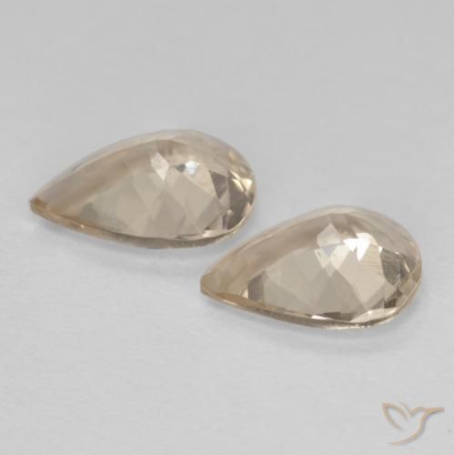 Gemas de Morganita Dorado claro natural de 1.68 ct, En forma de pera, VS