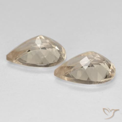 Gemas de Morganita Dorado claro natural de 1.87 ct, En forma de pera, VS
