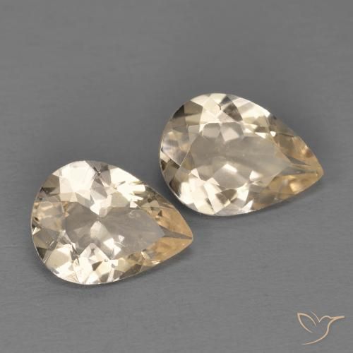 Gemas de Morganita Dorado claro natural de 1.56 ct, En forma de pera, VS