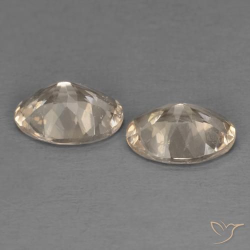 Gemas de Morganita Dorado claro natural de 1.87 ct, Ovalada, VS