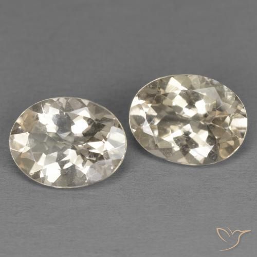Gemas de Morganita Dorado claro natural de 1.99 ct, Ovalada, VS