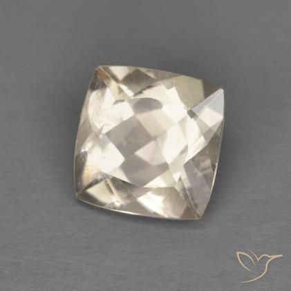 Morganita Dorado claro natural de 0.88 ct, Forma Cojín, VS