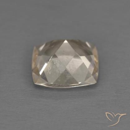 Morganita Dorado claro natural de 0.88 ct, Forma Cojín, VS