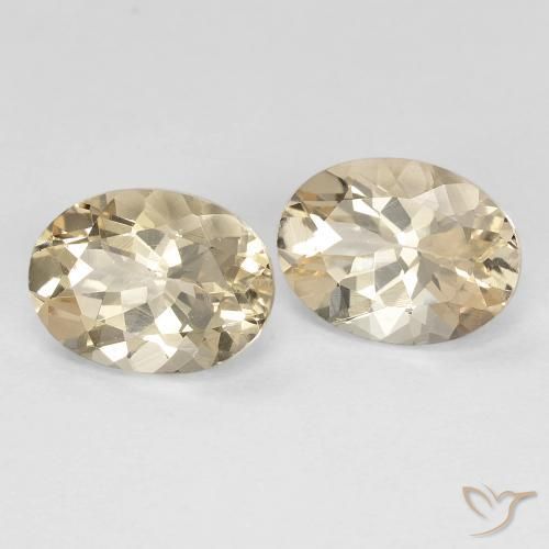 Gemas de Morganita Dorado claro natural de 2.33 ct, Ovalada, VVS-VS