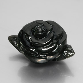 Nefrita negro natural de 81,11 ct, forma elegante, opaco
