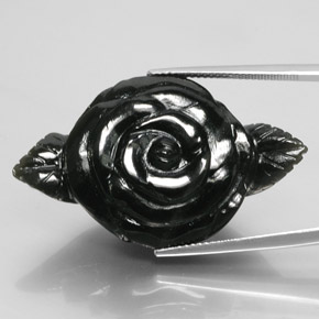 Nefrita negro natural de 57,95 ct, forma elegante, opaco