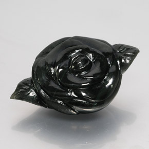 Nefrita negro natural de 63,61 ct, forma elegante, opaco