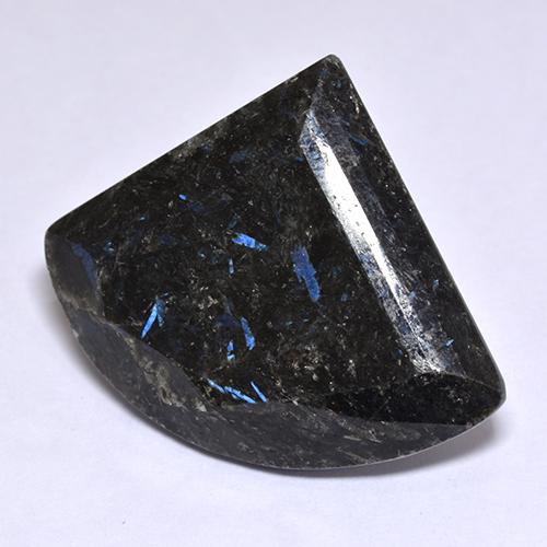 Nuummite Negro natural de 25.81 ct, Forma elegante, Opaco