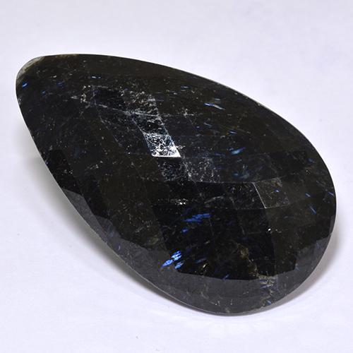 Nuummita negro natural de 45,28 ct, en forma de pera, opaco