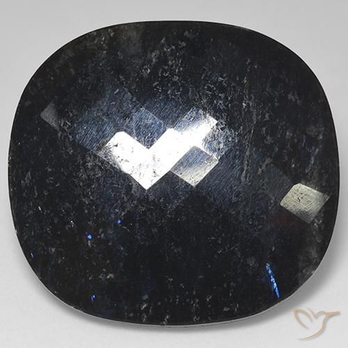 Nuummite Negro con destello azul natural de 40.32 ct, Forma Cojín, Opaco