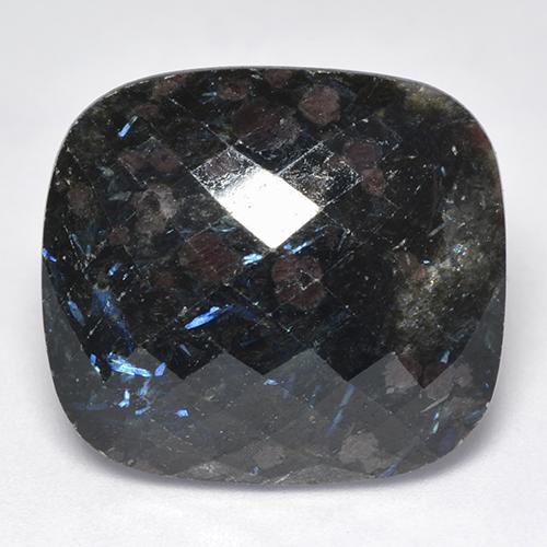 Nuummite Negro con destello azul natural de 27.53 ct, Corte Cojín, Opaco