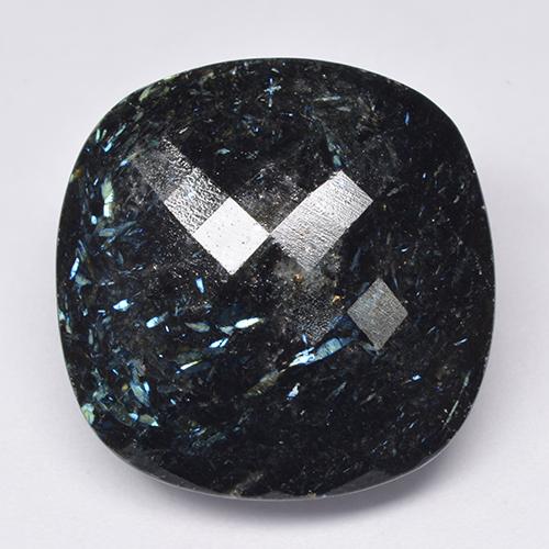 Nuummita negro con destello azul natural de 65,92 ct, corte cojín, opaco