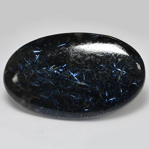 Nuummita negro natural de 79,60 ct, corte óvalo, opaco