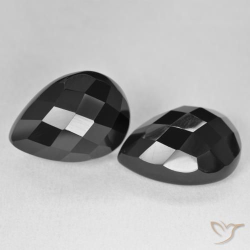 Gemas de Ónix Negro natural de 21.42 ct, En forma de pera, Opaco