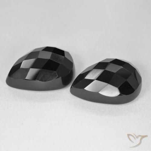 Gemas de Ónix Negro natural de 21.54 ct, En forma de pera, Opaco