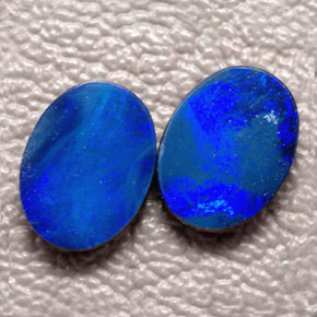 Gemas de doblete de ópalo multicolor natural de  ct, corte óvalo, opaco