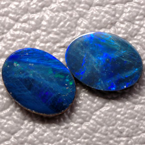Gemas de doblete de ópalo multicolor natural de  ct, corte óvalo, opaco