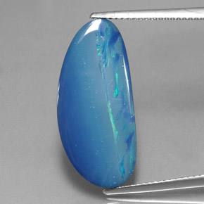 Doblete de ópalo multicolor natural de 6,85 ct, forma elegante, opaco
