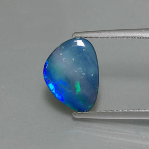 Doblete de ópalo multicolor natural de 1,62 ct, forma elegante, opaco