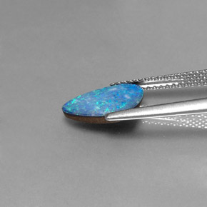 Doblete de ópalo multicolor natural de 1,29 ct, forma elegante, opaco