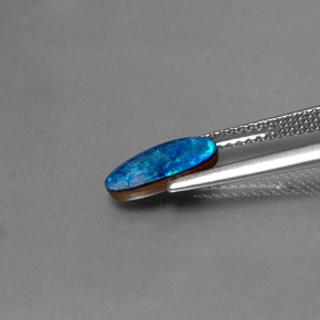 Doblete de ópalo multicolor natural de 0,97 ct, forma elegante, opaco