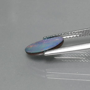 Doblete de ópalo multicolor natural de 0,92 ct, forma elegante, opaco