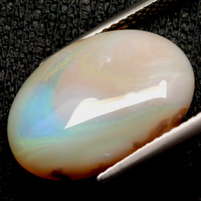 Ópalo multicolor natural de 6,24 ct, corte óvalo, opaco
