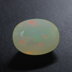 Ópalo multicolor natural de 2,90 ct, corte óvalo, translúcido