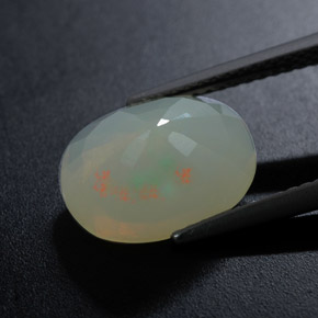 Ópalo multicolor natural de 2,90 ct, corte óvalo, translúcido
