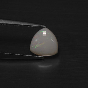 Ópalo multicolor natural de 0,60 ct, trillón, translúcido