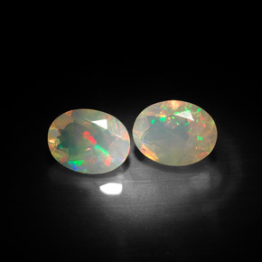 Gemas de ópalo multicolor natural de  ct, transparente, transparente / translúcido