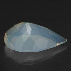 Ópalo multicolor natural de 2,61 ct, en forma de pera, transparente