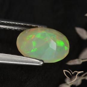 Ópalo Multicolor natural de 0.75 ct, Ovalada, Translúcido
