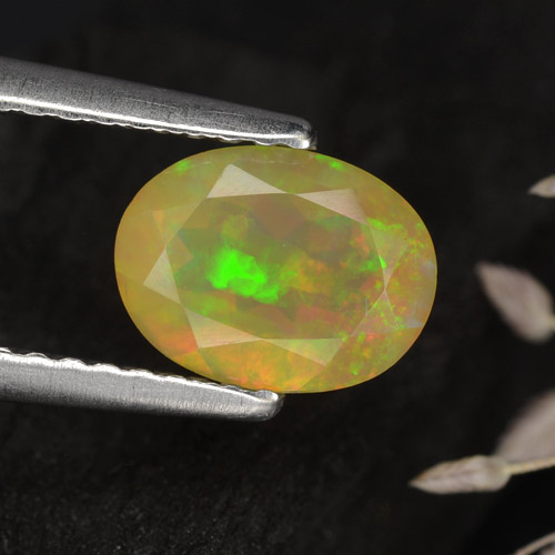 Ópalo multicolor natural de 0,70 ct, corte óvalo, translúcido