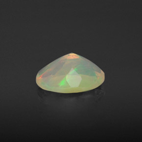 Ópalo multicolor natural de 0,73 ct, corte óvalo, translúcido