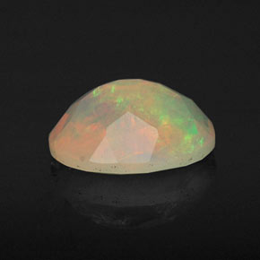 Ópalo multicolor natural de 0,89 ct, transparente, transparente / translúcido