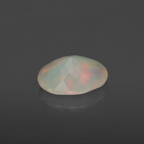 Ópalo multicolor natural de 0,65 ct, transparente, transparente / translúcido