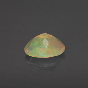 Ópalo multicolor natural de 0,84 ct, transparente, transparente / translúcido