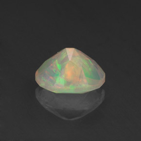 Ópalo multicolor natural de 0,67 ct, transparente, transparente / translúcido