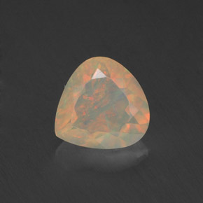 Ópalo multicolor natural de 0,67 ct, en forma de pera, transparente