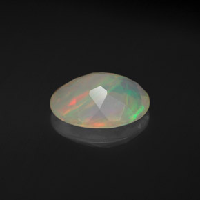 Ópalo multicolor natural de 1,40 ct, corte óvalo, translúcido