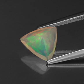 Ópalo multicolor natural de 0,82 ct, transparente, transparente / translúcido