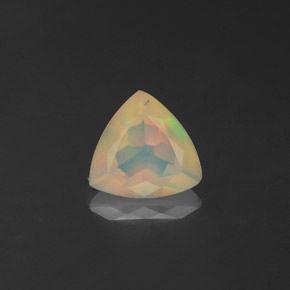 Ópalo multicolor natural de 0,65 ct, transparente, transparente / translúcido