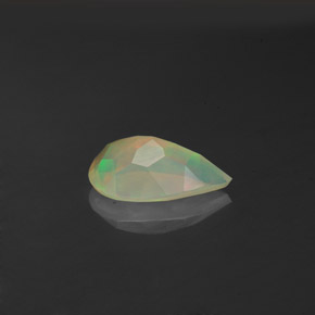 Ópalo multicolor natural de 0,82 ct, transparente, transparente / translúcido