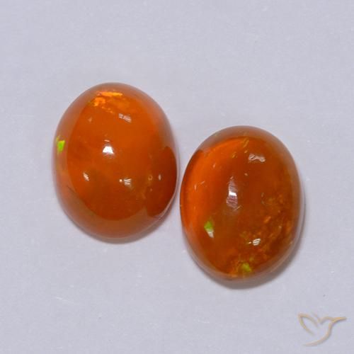Gemas de Ópalo Naranja intenso natural de 2.56 ct, Ovalada, Translúcido