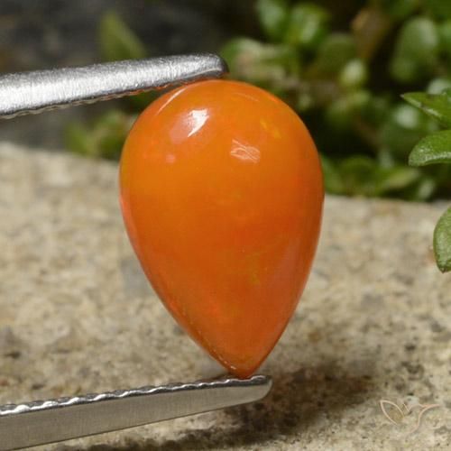 Ópalo Naranja rojizo natural de 0.91 ct, En forma de pera, Translúcido