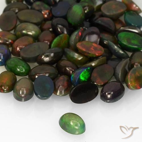 Ópalo Multicolor natural de 0.32 ct, Ovalada, Translúcido