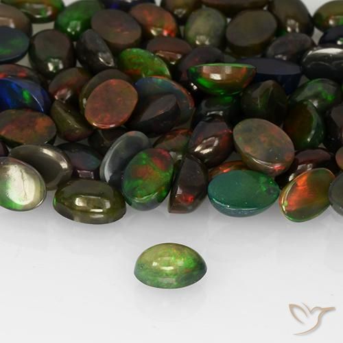 Ópalo Multicolor natural de 0.32 ct, Ovalada, Translúcido